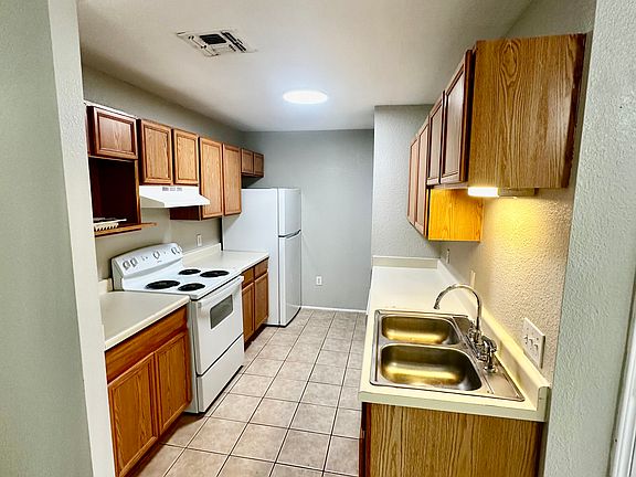 3rd image of 4328 Covenant Ct #4328