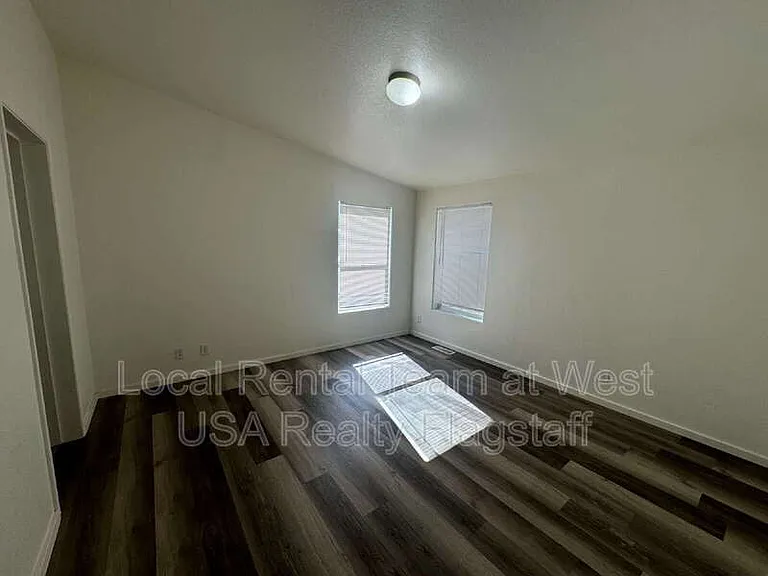405 W Phoenix Ave #1 — Photo 8