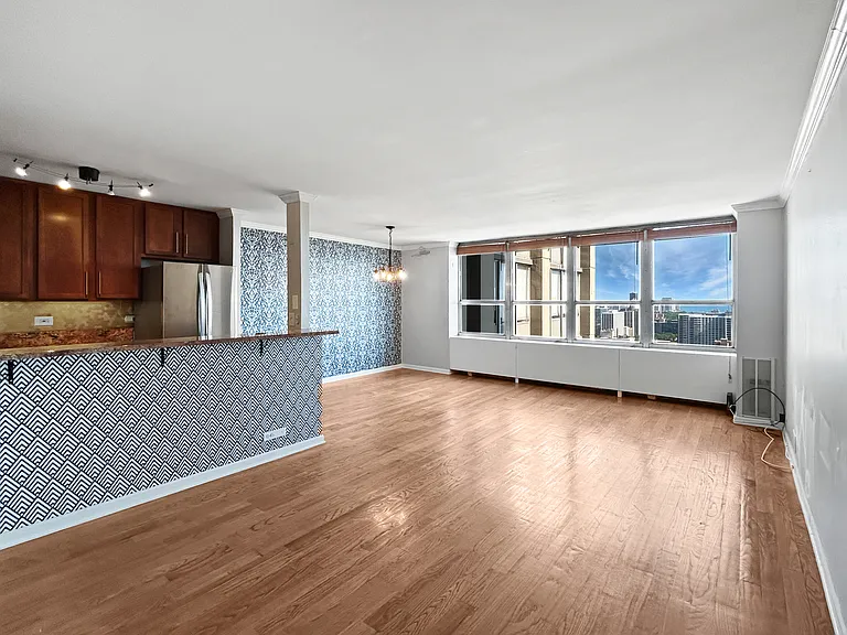 655 W Irving Park Rd #3608 — Photo 8