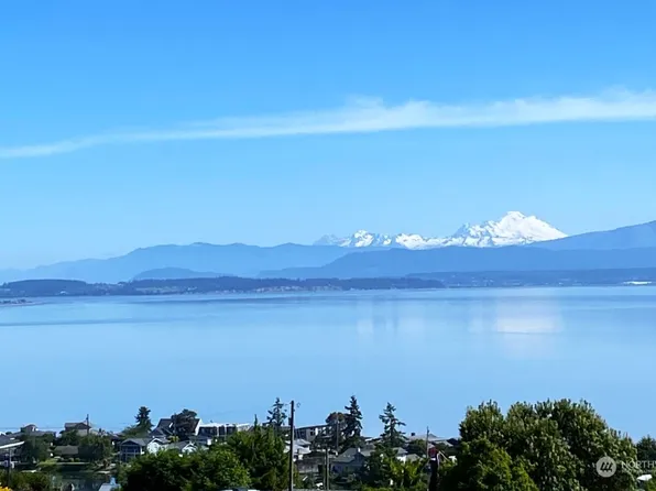 1480 Fairway Drive #4, Camano Island, WA 98282