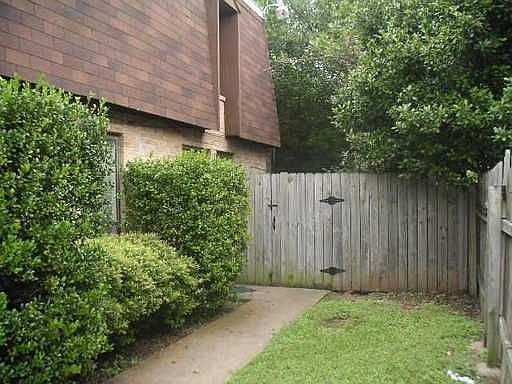 1st image of 1907 Hearthstone Dr APT B