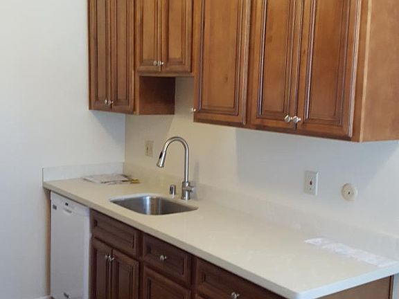 Spacious New Kitchen Counter