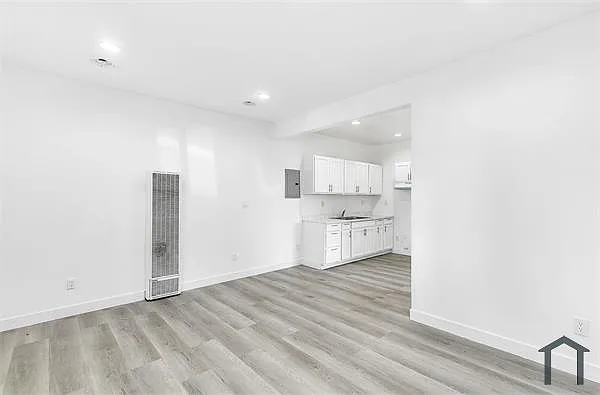 Building Photo - 519 E 64th St