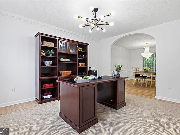 5th image of 1075 Hidden Pond Ln