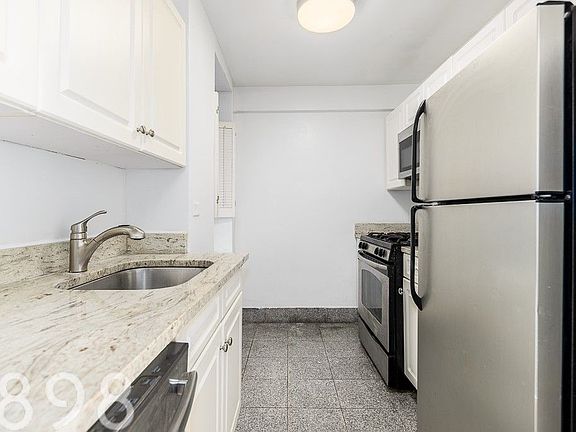 2nd image of 483 Ocean Pkwy APT 1J