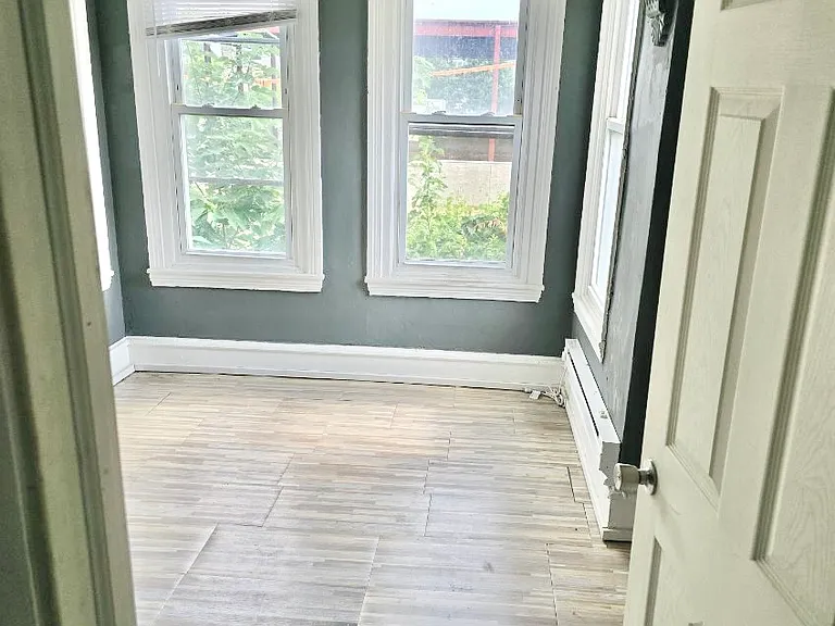 2031 W Oxford St #2 — Photo 2