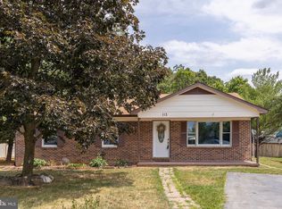 113 Crystal Lake Ct, Stephens City, VA 22655