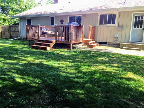 3rd image of 4808 Crescent Dr