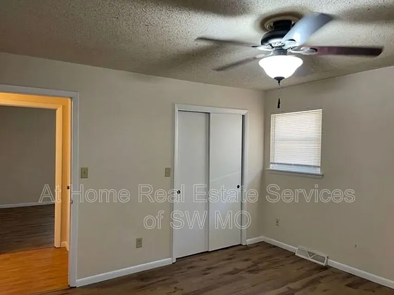 2546 S McCann Ave — Photo 6