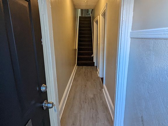 2nd image of 809 W 7th St #1