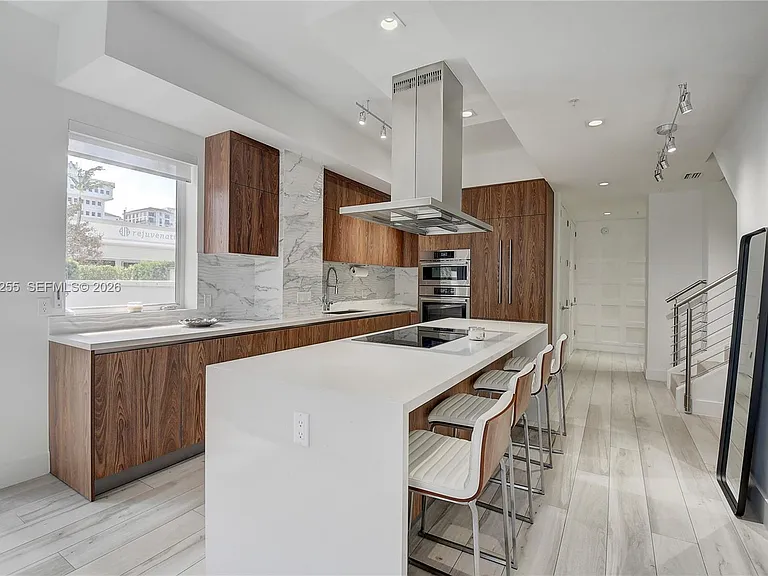 155 E Boca Raton Rd #Townhouse 1 — Photo 2