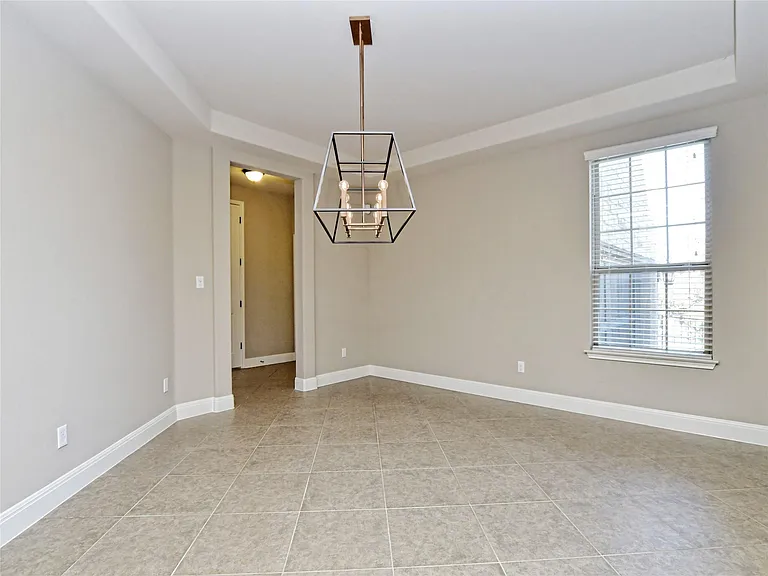 15205 Joseph Dr — Photo 5