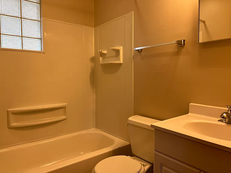 Full Bathroom alternate view