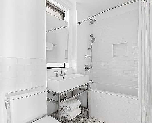 5th image of 140 W 58th St APT 4D