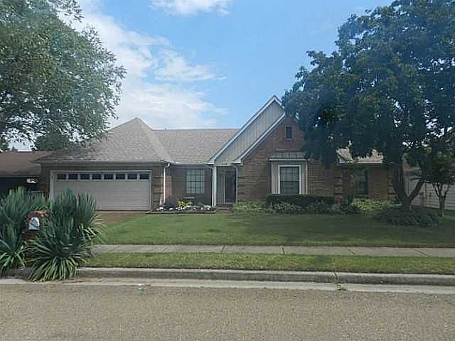 1st image of 7636 Ivy Hollow Dr