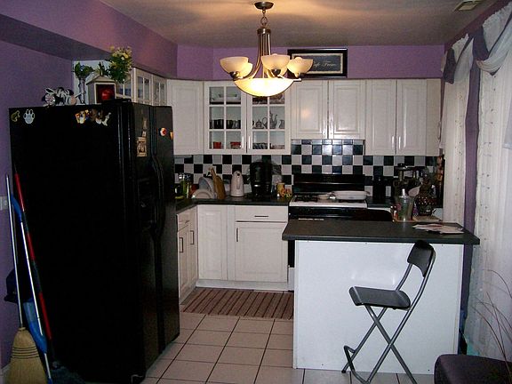 5th image of 1758 E Canterbury Trl