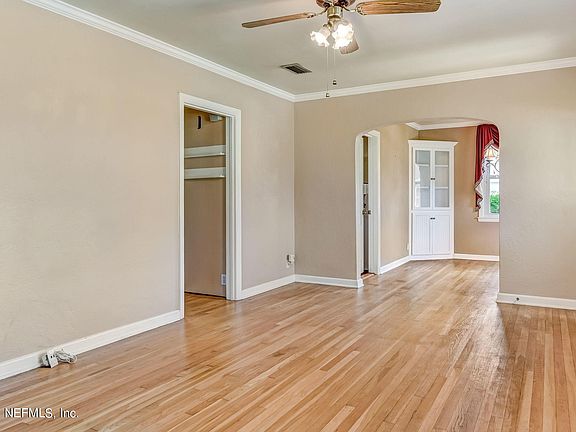 2nd image of 1864 Fair St