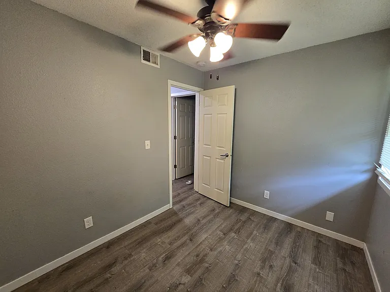 109 Ludland Dr #7 — Photo 8