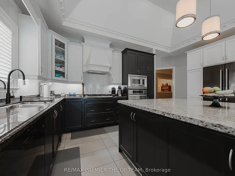56 Park Ridge Dr #UPPER — Photo 18