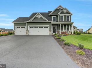 5716 Whinstone Way, Chambersburg, PA 17202