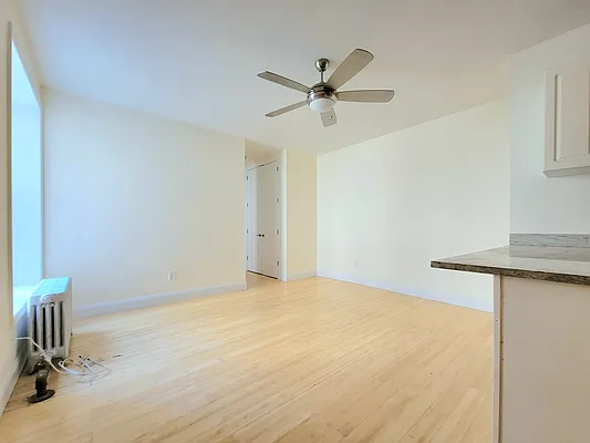 Rented by AZ REALTY NYC LLC | media 12