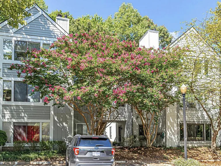 2218 Hunters Run Dr — Photo 22