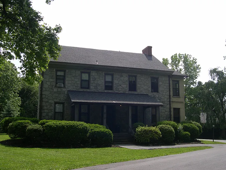 800 E Marshall St #5 — Photo 13