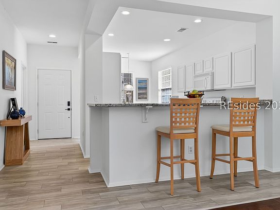 5th image of 40 Andover Pl