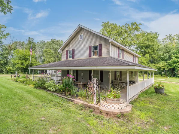 105 26th St, Allegan, MI 49010