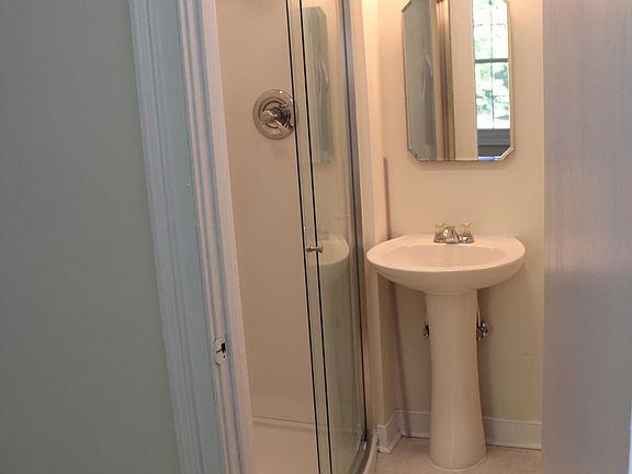 Main level en suite bathroom