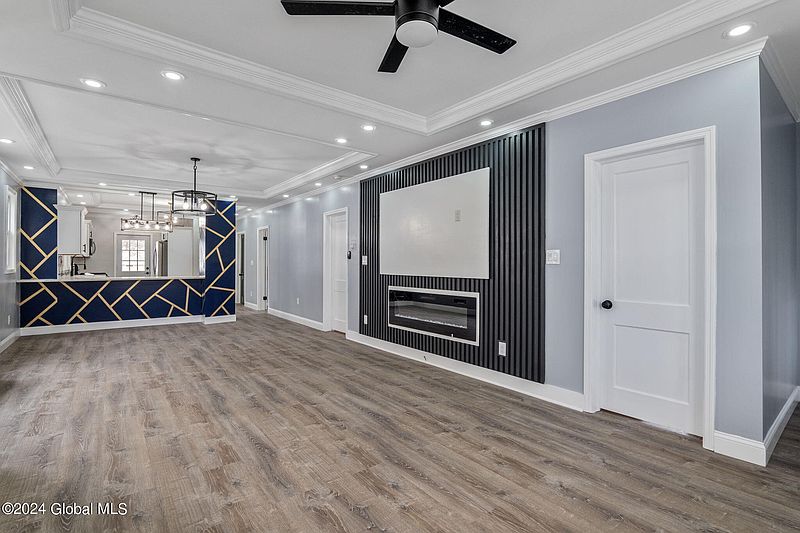 4th image of 1426 Sumner Avenue