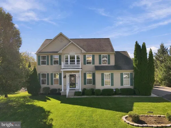 108 Bridle Hill Ct, Chambersburg, PA 17202