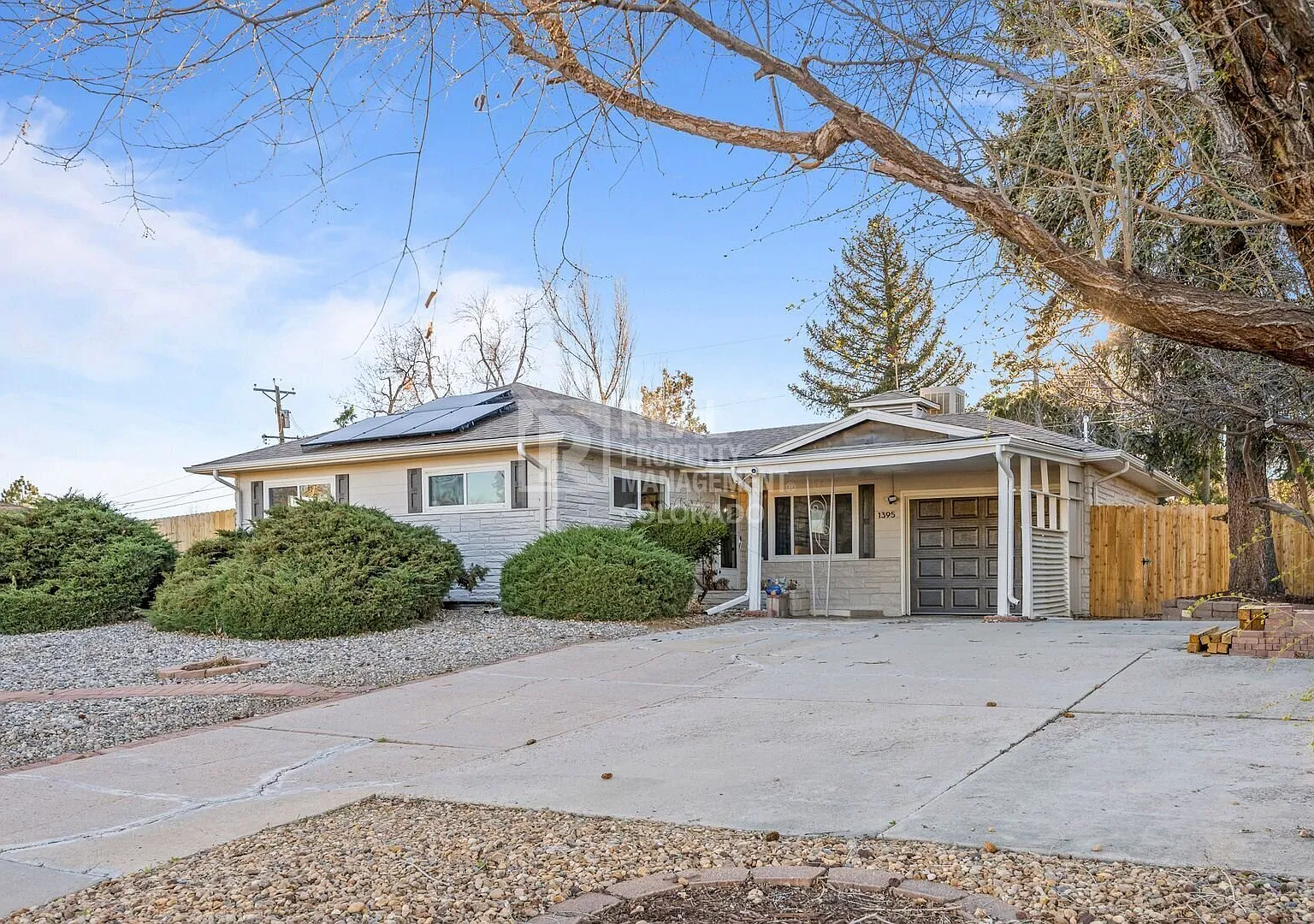Amazing Updated 4 Bedroom 2 Bathroom Home in Lakewoood! — Photo 3