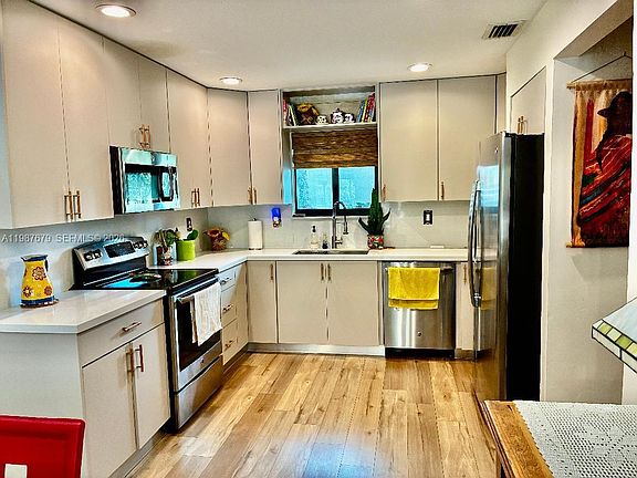 4th image of 9313 SW 130th St