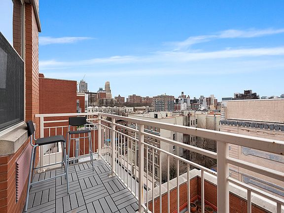 3rd image of 310 W 120th St #8D