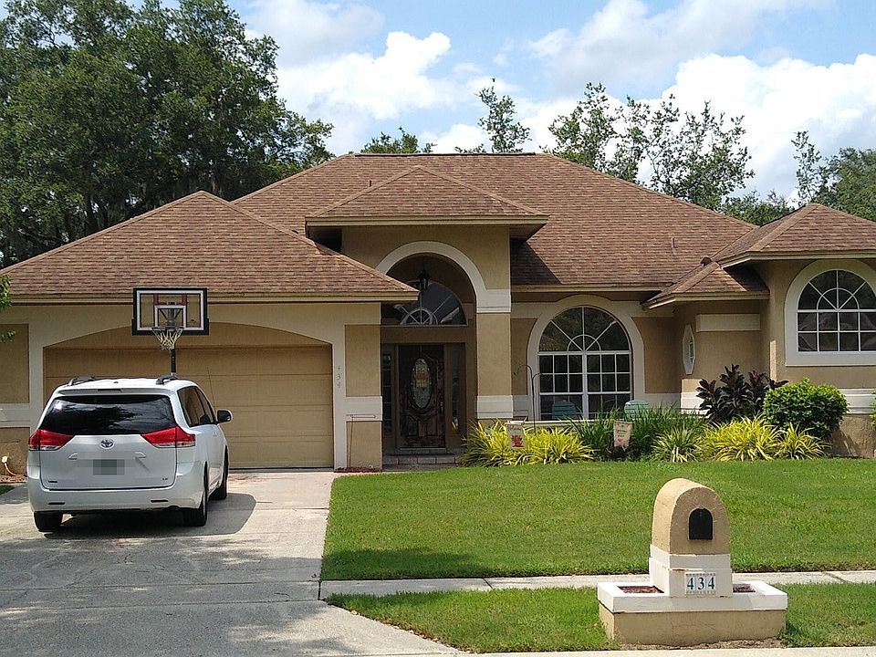 1st image of 434 Yorkshire Dr