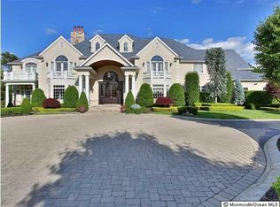 15 Whipporwill Valley Rd, Middletown, NJ 07748