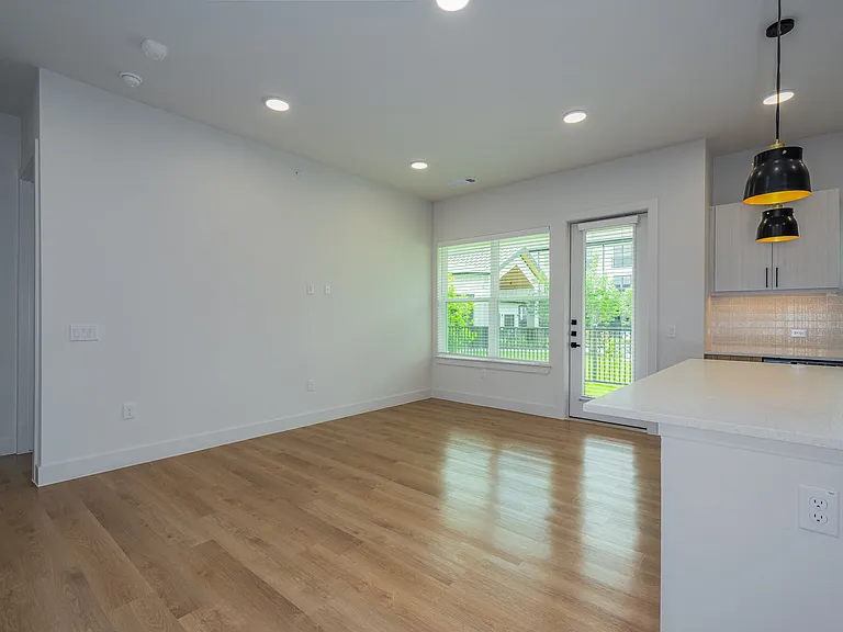 Range Vista — Photo 21