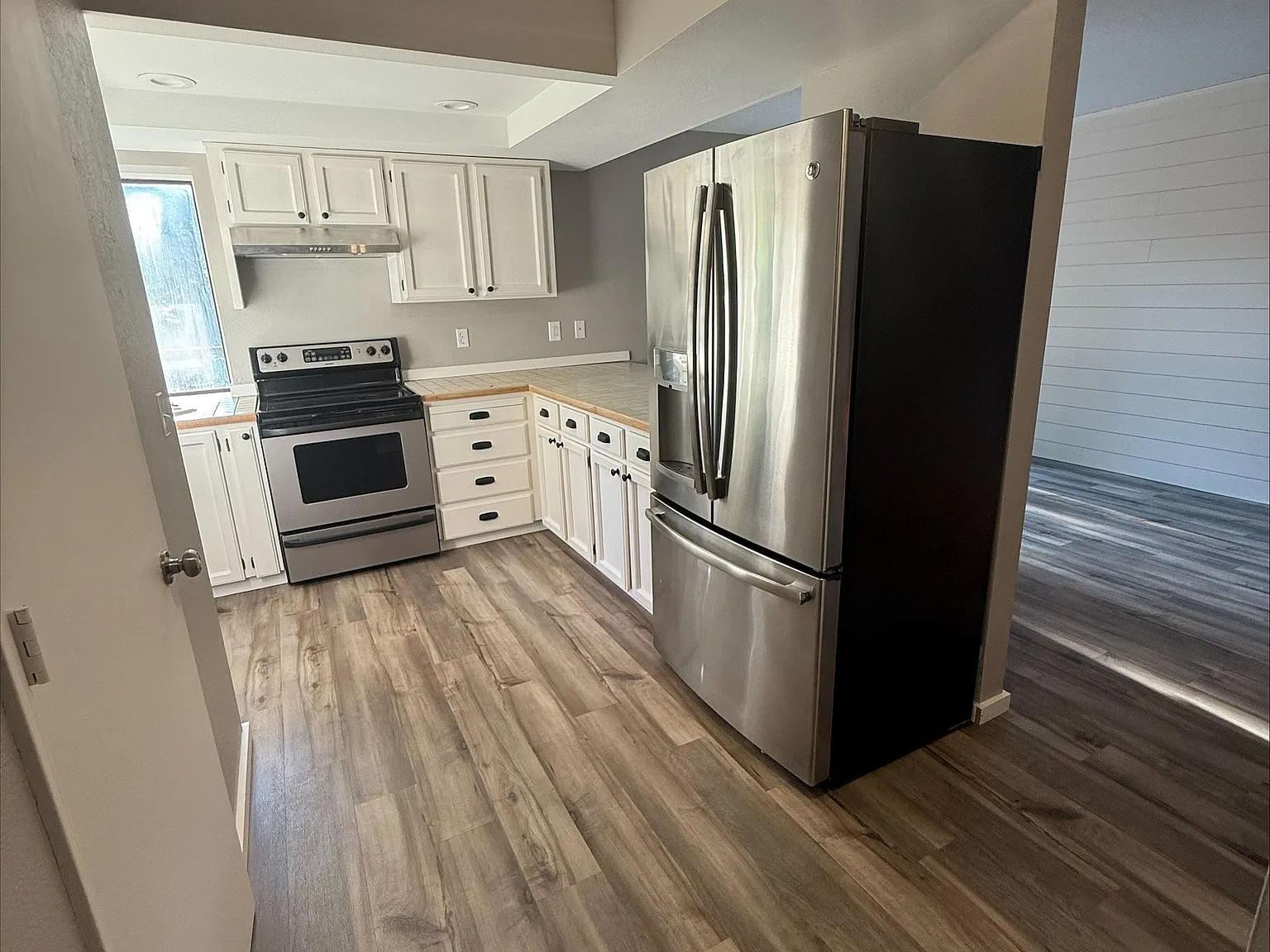 3 bed, 2.5 bath, 1300 sqft, $2,800 — Photo 3