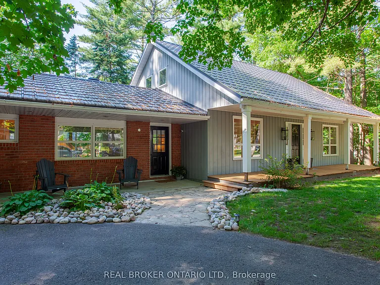 1880 Glen Oak Ln — Photo 2
