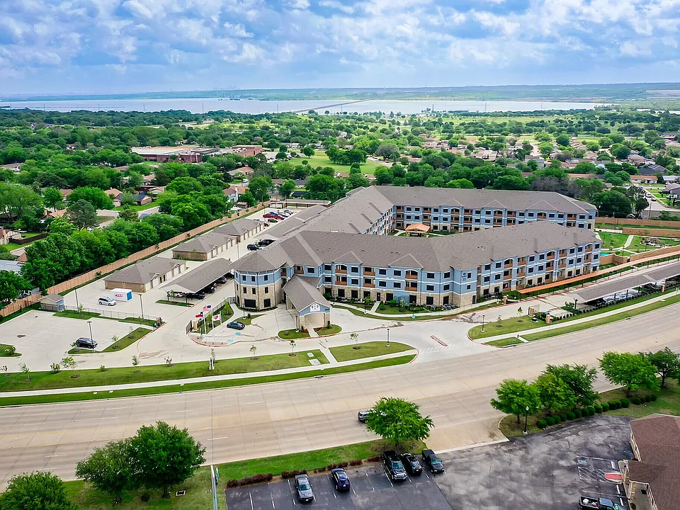 Exterior Photo Retreat at Grand Prairie