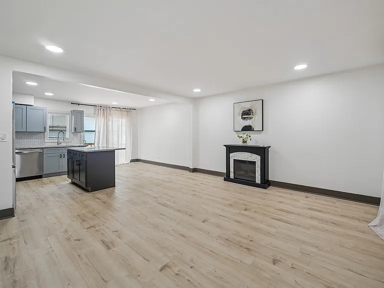 867 Harris Dr — Photo 5