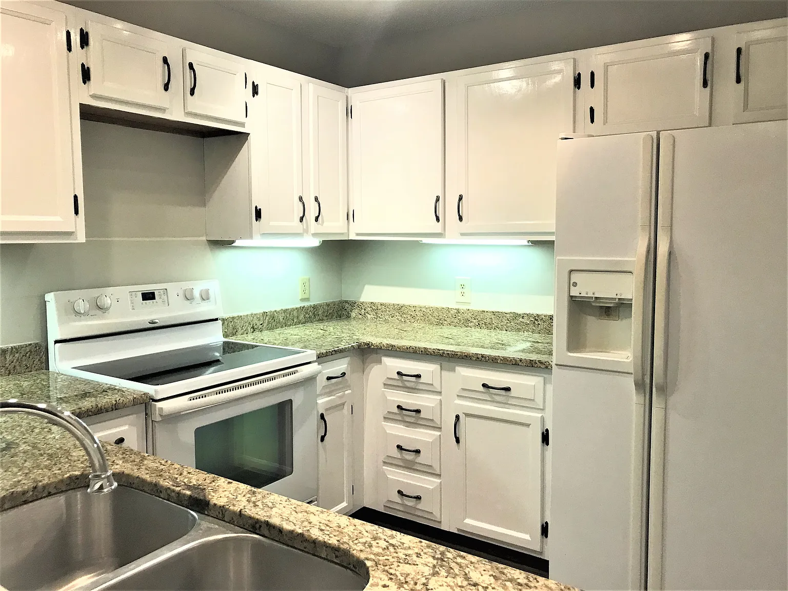 2 bed, 1200 sqft, $1,550 — Photo 3