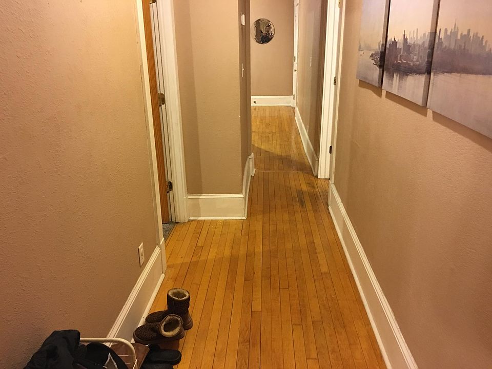 1st image of 1005 3rd St E #1
