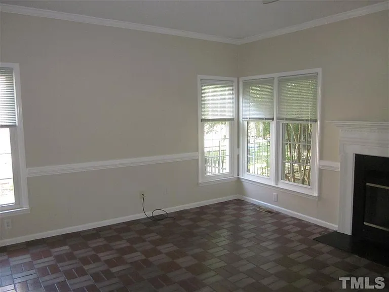 3407 Shady Creek Dr — Photo 5