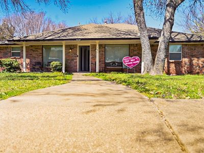 101 Abbey Ln, Desoto, TX, 75115