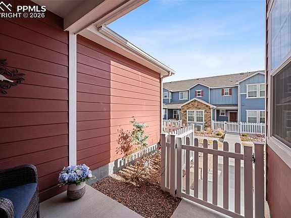 4th image of 5030 Mountain Vista Hts