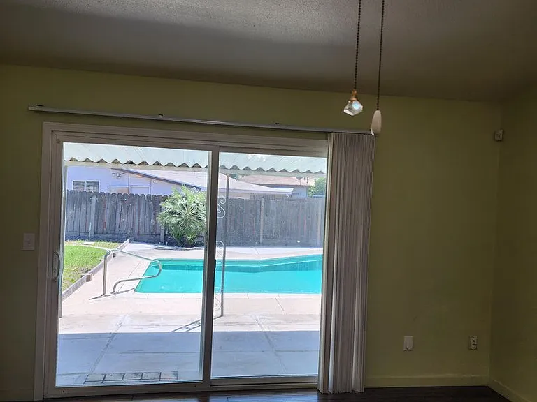 1712 Applegate Dr — Photo 14