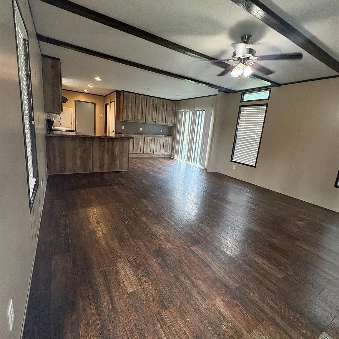 3 bed, 2.0 bath, 1216 sqft, $1,500 — Photo 4