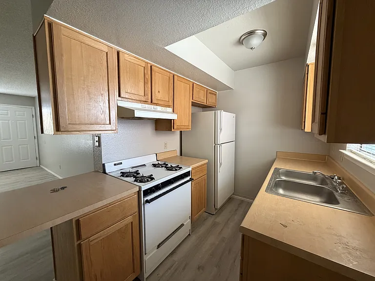 13340 Horizon Blvd #1 — Photo 4